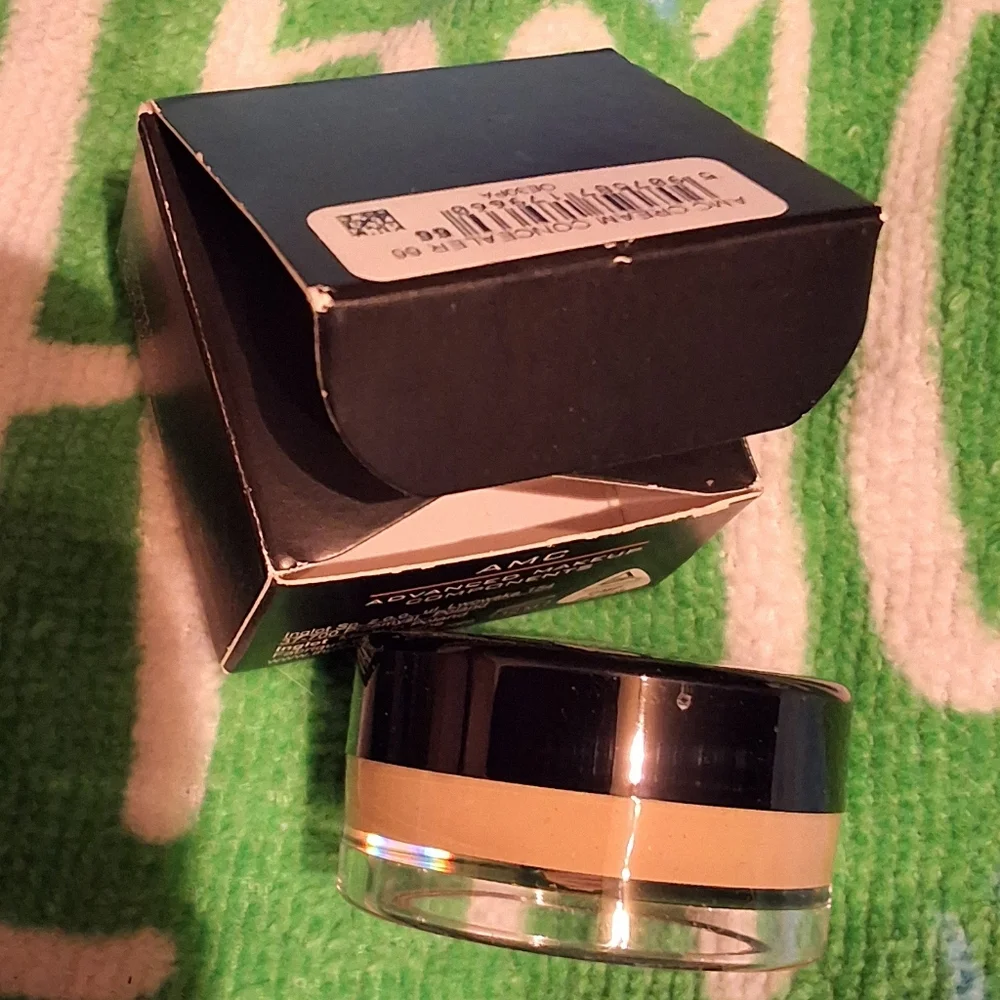 NWT AMC CREAMY CONCELEAR SHADE 66